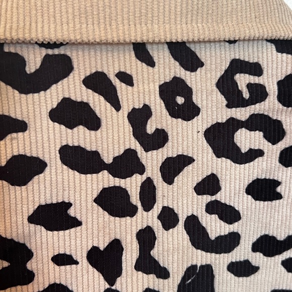 NWOT Women’s Sz M Button Front Cow Print Jacket/Top -corduroy feel - Picture 10 of 11